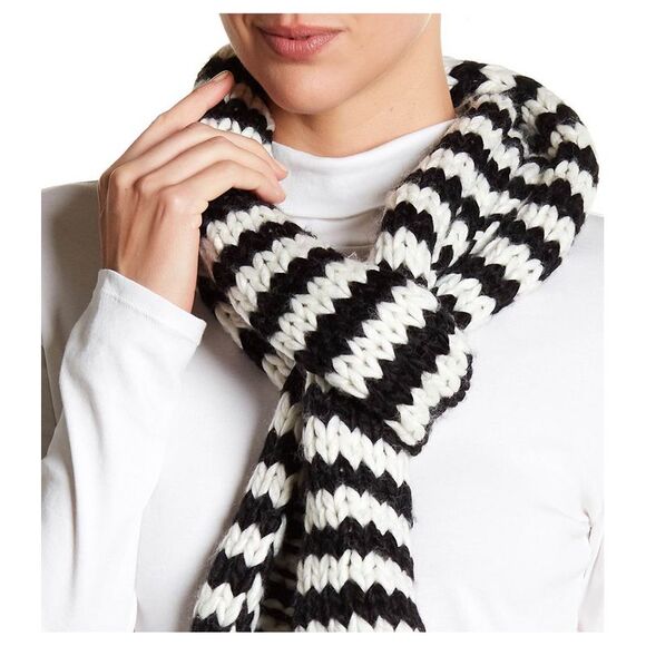 Kate Spade Womens 76-inch Chunky Crochet Knit Fringe Scarf One Size KS1001575C